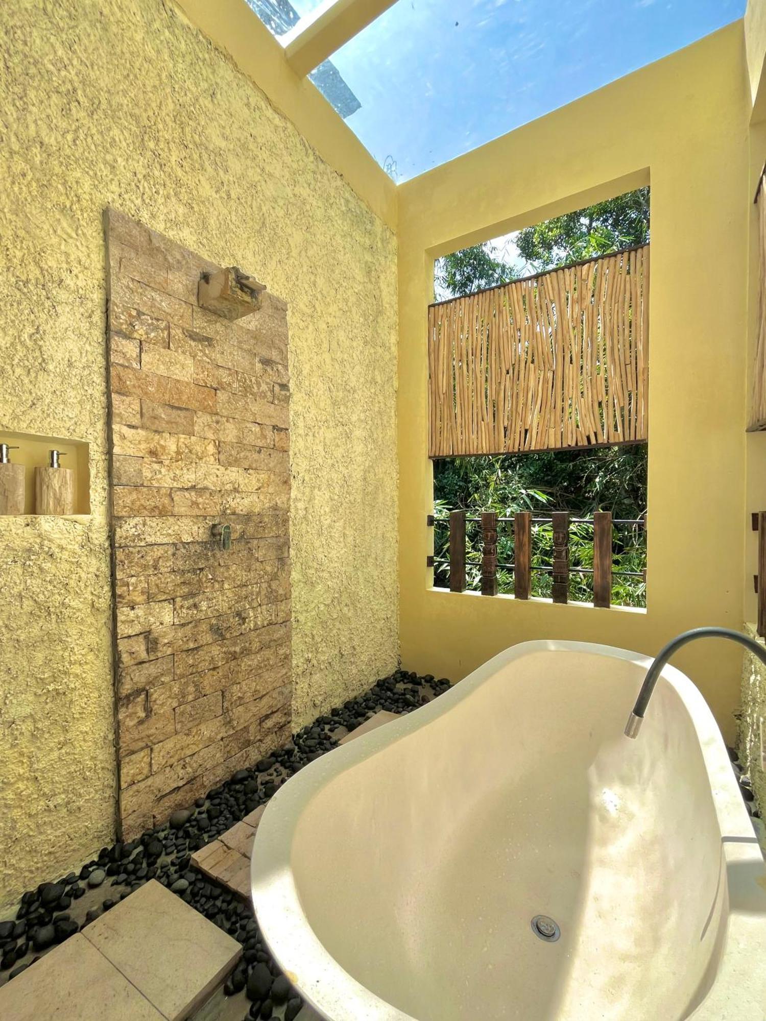 Bamboo Oasis Hotel Убуд Екстериор снимка